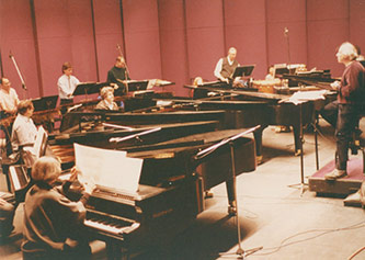 Peress rehearsing for the performance of his 1989 reconstruction of the premiere of Antheil’s <em>Ballet Mécanique</em>