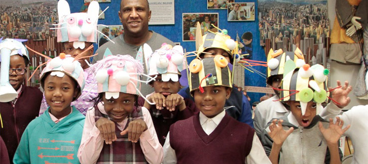1<p>Student visits to Puppetry in Practice’s Resource Center are a favorite activity for school groups interested in exploring curriculum through the arts.</p>