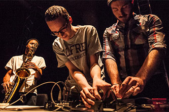 Cutting-edge electronics mix with acoustic sources to create fresh sounds.