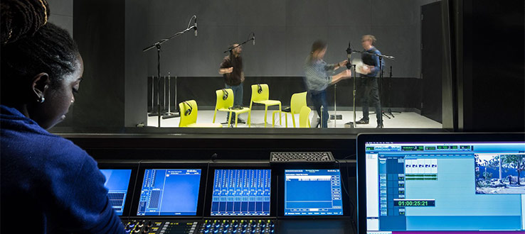 1<p>Combine musicianship with technology to reach your creative goals.</p>