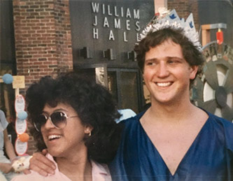 Sarai Nieves '85 and Bill Hoblin '85