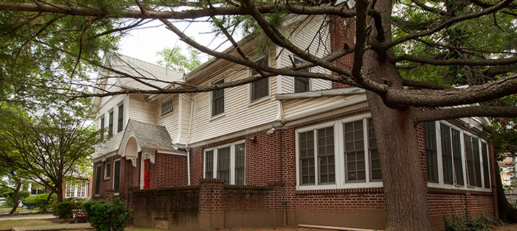 The Newman Catholic Center offers religious services and seminars.