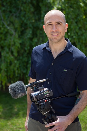 It was important for Television and Radio Assistant Professor Miguel Macías to understand the Spanish economic crisis from the perspective of the average, everyday citizen.