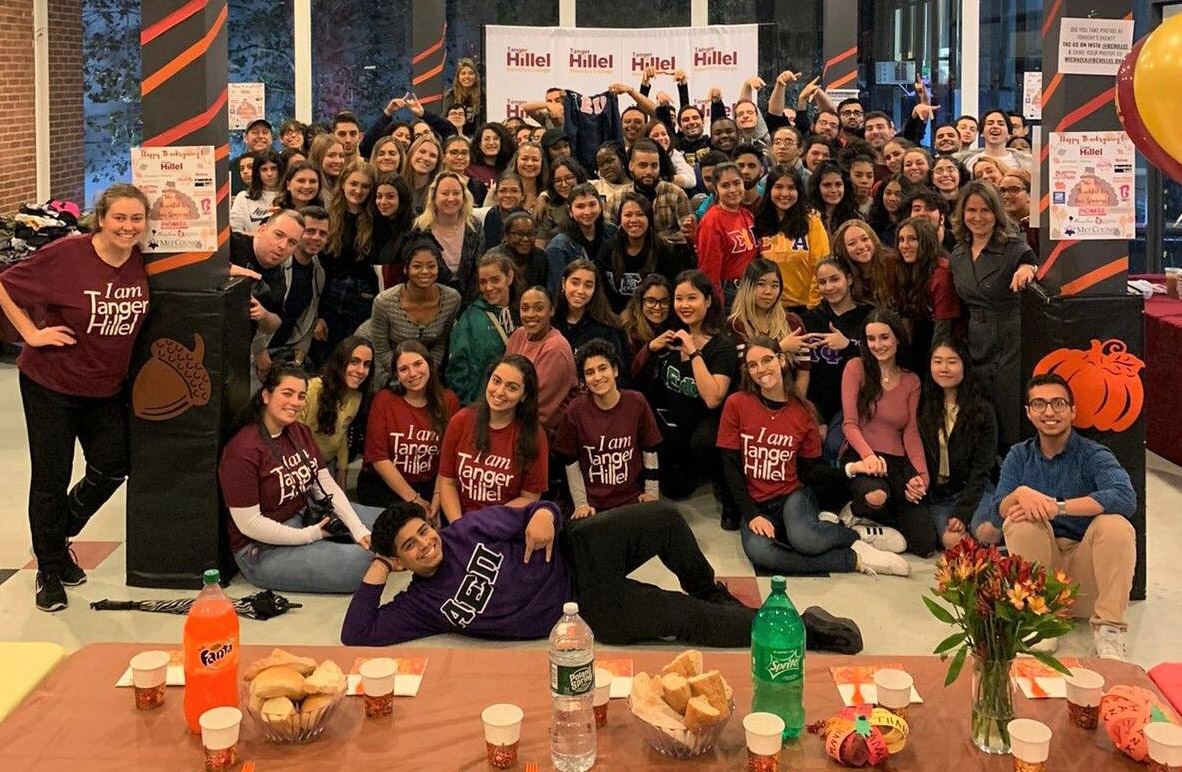 The student volunteers at the 2019 Tanger Hillel at Brooklyn College Thanksgiving dinner.