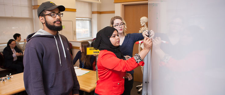1<p>Informal group sessions led by experienced tutors</p>