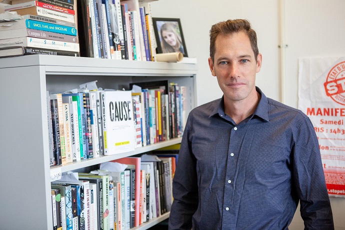Professor of Sociology Gregory C. Smithsimon believes his discipline is key to filtering through the noise of information the public is being bombarded with in digital spaces.